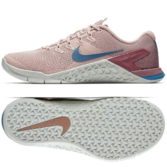 ladies nike metcon 4
